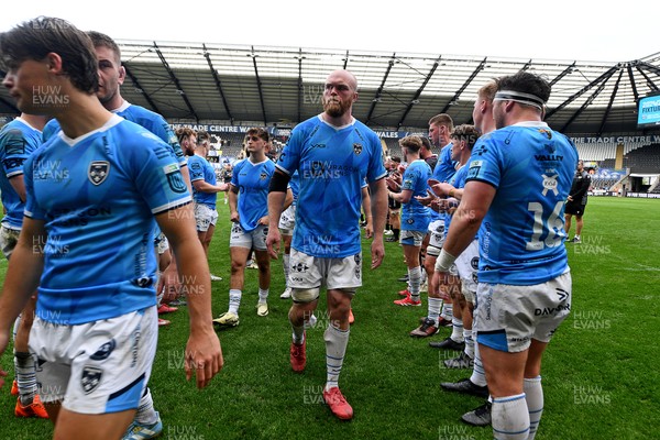 260425 - Ospreys v Dragons RFC - United Rugby Championship - Dejected Dragons at full time
