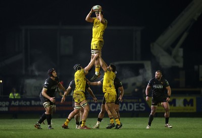 310126 - Ospreys v Dragons - United Rugby Championship - Ryan Woodman of Dragons wins the line out
