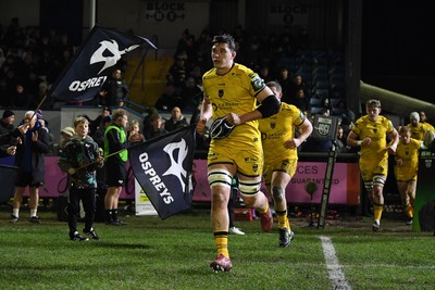 310126 - Ospreys v Dragons RFC - United Rugby Championship - Seb Davies of Dragons runs out at the start of the match