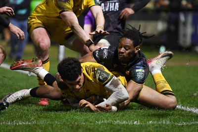 310126 - Ospreys v Dragons RFC - United Rugby Championship - Rio Dyer of Dragons goes close to putting the ball over the line for a try but is stopped by Dan Kasende of Ospreys