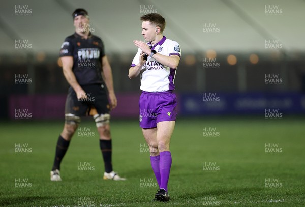310126 - Ospreys v Dragons - United Rugby Championship - Referee Ben Connor 