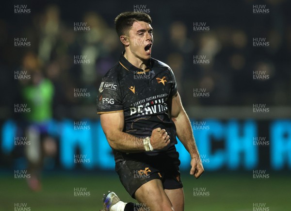 310126 - Ospreys v Dragons - United Rugby Championship - Reuben Morgan-Williams of Ospreys celebrates scoring a try