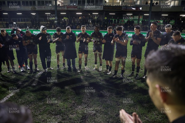 310126 - Ospreys v Dragons - United Rugby Championship - Ospreys team huddle