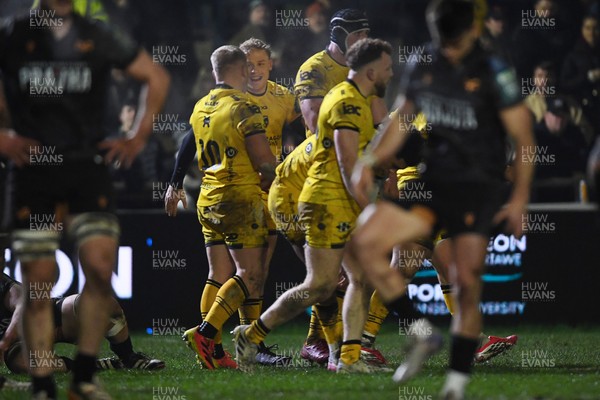 310126 - Ospreys v Dragons RFC - United Rugby Championship - Tinus De Beer of Dragons scores a try