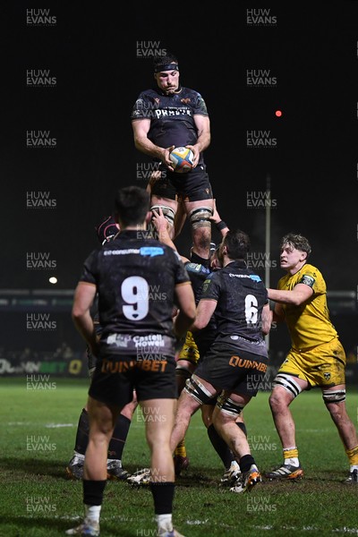 310126 - Ospreys v Dragons RFC - United Rugby Championship - Ryan Smith of Ospreys wins the line-out