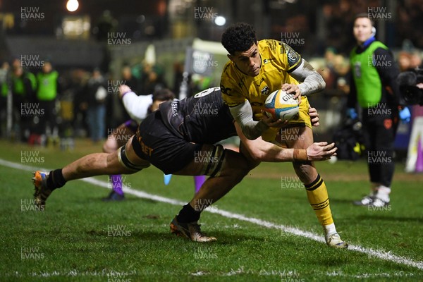 310126 - Ospreys v Dragons RFC - United Rugby Championship - Rio Dyer of Dragons goes close to scoring a try
