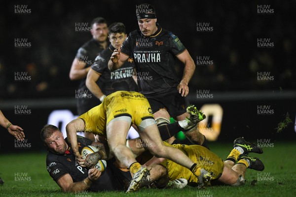 310126 - Ospreys v Dragons RFC - United Rugby Championship - Ross Moriarty of Ospreys is challenged by Aneurin Owen of Dragons