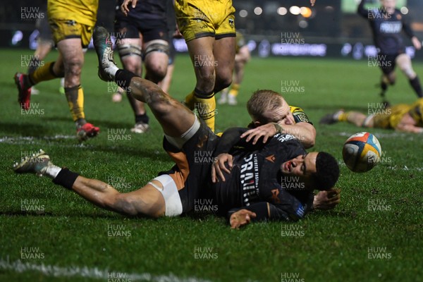 310126 - Ospreys v Dragons RFC - United Rugby Championship - Keelan Giles of Ospreys scores a try to win the match 