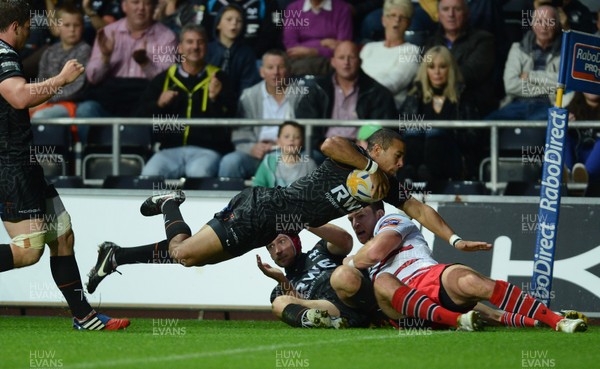 210913 - Ospreys v Edinburgh - RaboDirect PRO12 -Eli Walker of Ospreys scores try