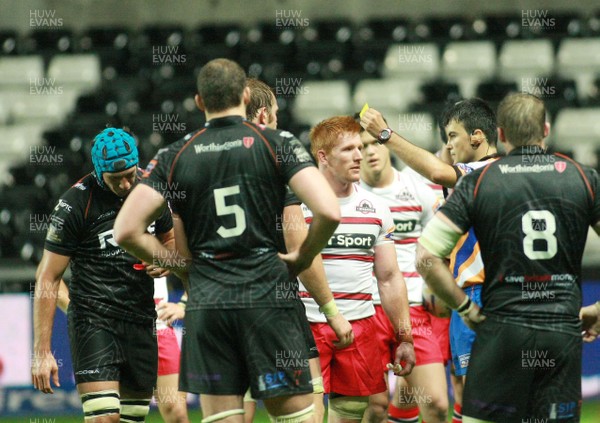 200913 Ospreys v Edinburgh - RaboDirectPro12 -Ospreys' Justin Tipuric(blue headgear) is sin binned after a brawl