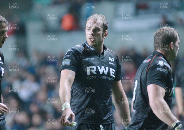 200913 Ospreys v Edinburgh - RaboDirectPro12 -Ospreys' Alun Wyn Jones