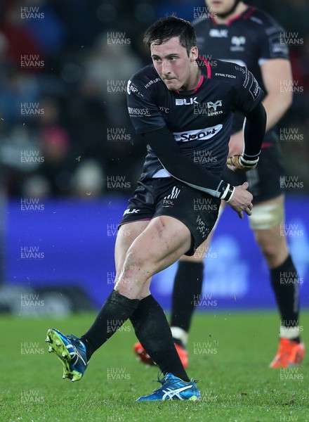 190216 - Ospreys v Edinburgh - Guinness PRO12 - Sam Davies of Ospreys kicks a penalty