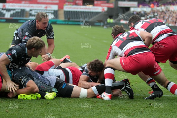 210914 - Ospreys v Edinburgh - Guinness PRO12 - Rhys Webb of Ospreys scores his second try 