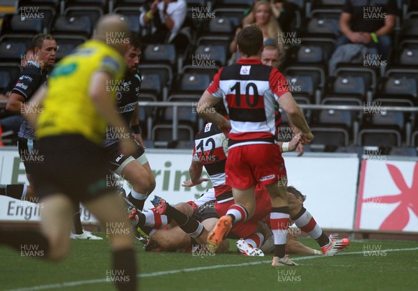 210914 - Ospreys v Edinburgh - Guinness PRO12 - Dan Biggar of Ospreys scores a try 