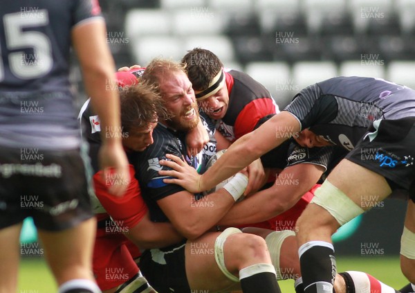 210914 Ospreys Edinburgh - GuinnessPro12 -Alun Wyn Jones of Ospreys is tackled by Anton Bresler(L) and Alasdair Dickinson of Edinburgh