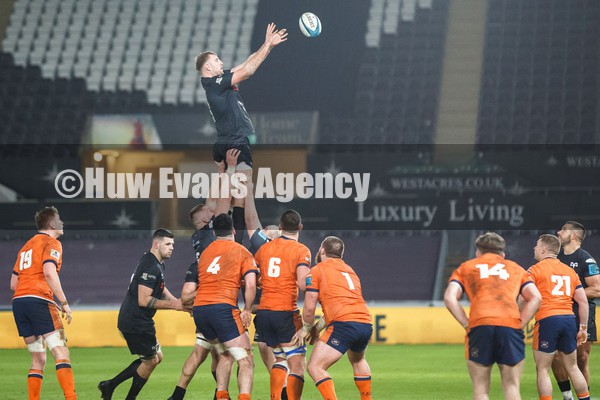 290122 - Ospreys v Edinburgh - United Rugby Championship - Will Griffiths of Ospreys wins a lineout