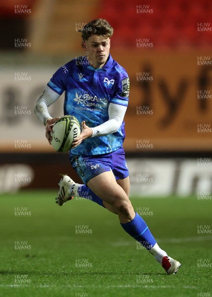 081224 - Ospreys v Emirates Lions, EPCR Challenge Cup - Jack Walsh of Ospreys 