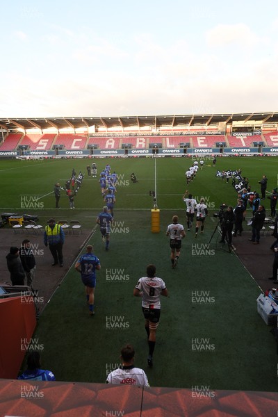 081224 - Ospreys v Emirates Lions -  EPCR Challenge Cup - Both sides run out for kick off