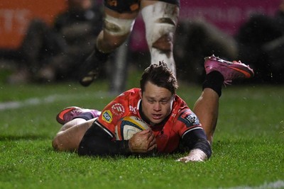 230126 - Ospreys v Emirates Lions - United Rugby Championship - Quan Horn of Lions scores a try