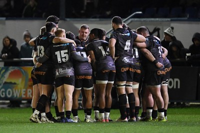 230126 - Ospreys v Emirates Lions - United Rugby Championship - Ospreys huddle