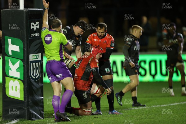 230126 - Ospreys v Emirates Lions - United Rugby Championship - Francke Horn of Lions celebrates scoring a try with team mates