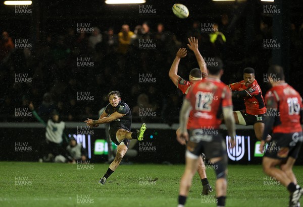 230126 - Ospreys v Emirates Lions - United Rugby Championship - Dan Edwards of Ospreys attempts a drop goal