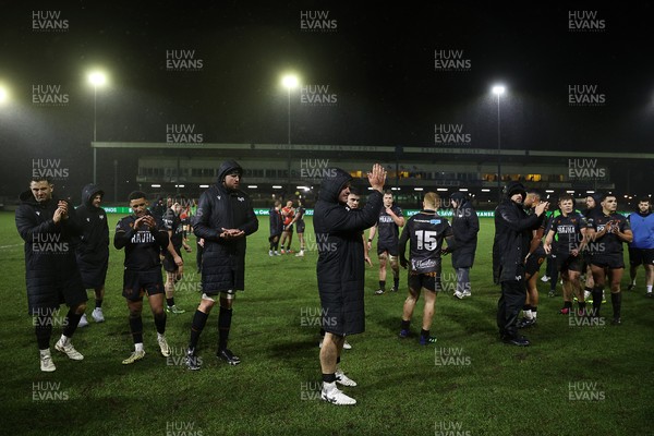 230126 - Ospreys v Emirates Lions - United Rugby Championship - Dewi Lake of Ospreys and team mates thanks the fans at full time