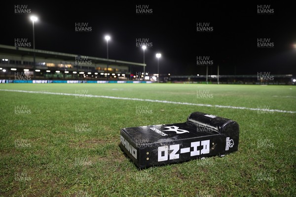 230126 - Ospreys v Emirates Lions - United Rugby Championship - Ospreys tackle bags
