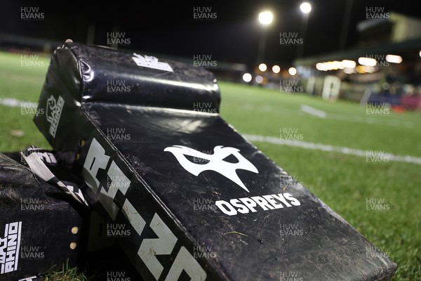 230126 - Ospreys v Emirates Lions - United Rugby Championship - Ospreys tackle bags