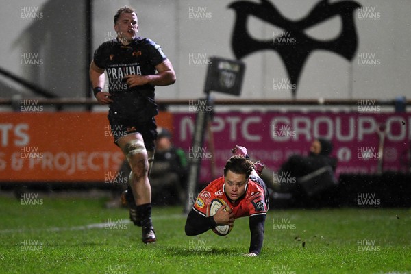 230126 - Ospreys v Emirates Lions - United Rugby Championship - Quan Horn of Lions scores a try
