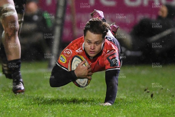 230126 - Ospreys v Emirates Lions - United Rugby Championship - Quan Horn of Lions scores a try