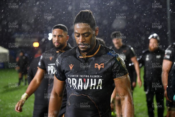 230126 - Ospreys v Emirates Lions - United Rugby Championship - Dejected Dan Kasende of Ospreys at full time