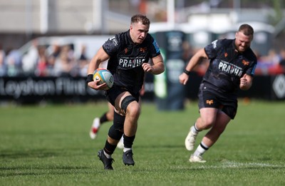 060925 - Ospreys v Exeter Chiefs - Pre Season Friendly - Morgan Morse of Ospreys makes a break