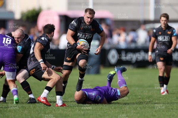 060925 - Ospreys v Exeter Chiefs - Pre Season Friendly - Morgan Morse of Ospreys makes a break