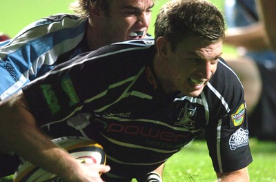 13.10.06  Ospreys v Gasgow  Ospreys Nikki Walker dives in to score try.  