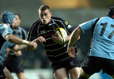 13.10.06  Ospreys v Gasgow  Ospreys Ian Evans  tries to get between John Barclay and Kevin Tkachuk   