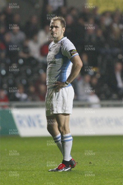 30.10.09 Ospreys v Glasgow Warriors - Magners League -  Glasgow & Scotland's Dan Parks. 