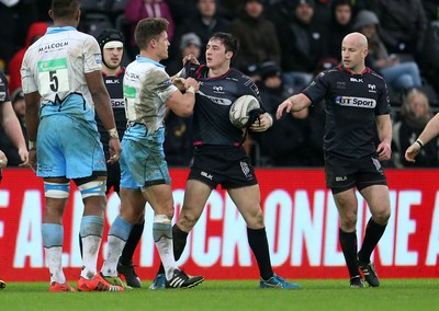 310116 - Ospreys v Glasgow - Guinness PRO12 - Sam Davies of Ospreys and Grayson Hart of Glasgow have a disagreement