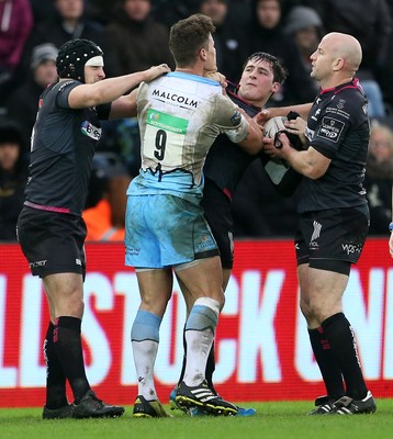 310116 - Ospreys v Glasgow - Guinness PRO12 - Sam Davies of Ospreys and Grayson Hart of Glasgow have a disagreement