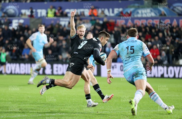 111123 - Ospreys v Glasgow Warriors - United Rugby Championship - Reuben Morgan-Williams of Ospreys runs in to score a try