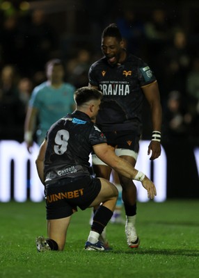 181025 - Ospreys v Glasgow Warriors - United Rugby Championship - Reuben Morgan-Williams of Ospreys celebrates scoring a try with team mates