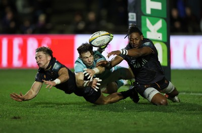 181025 - Ospreys v Glasgow Warriors - United Rugby Championship - Jamie Dobie of Glasgow dives for the ball alongside Dan Edwards and Dan Kasende of Ospreys 