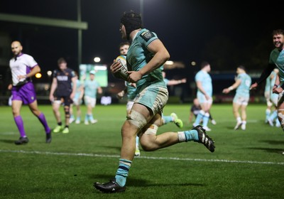 181025 - Ospreys v Glasgow Warriors - United Rugby Championship - Euan Ferrie of Glasgow runs in to score a try