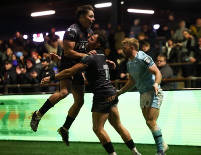 181025 - Ospreys v Glasgow Warriors, United Rugby Championship - Luke Morgan of Ospreys celebrates with Dan Edwards of Ospreys after Morgan dives in to score try