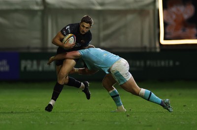 181025 - Ospreys v Glasgow Warriors, United Rugby Championship - Max Nagy of Ospreys takes on Kyle Steyn of Glasgow Warriors
