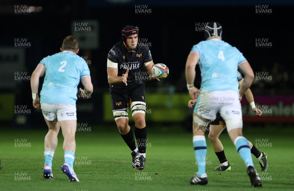 181025 - Ospreys v Glasgow Warriors - United Rugby Championship - James Fender of Ospreys 
