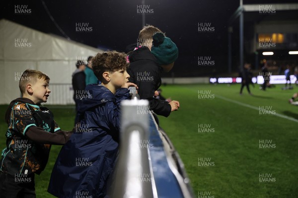 181025 - Ospreys v Glasgow Warriors - United Rugby Championship - 