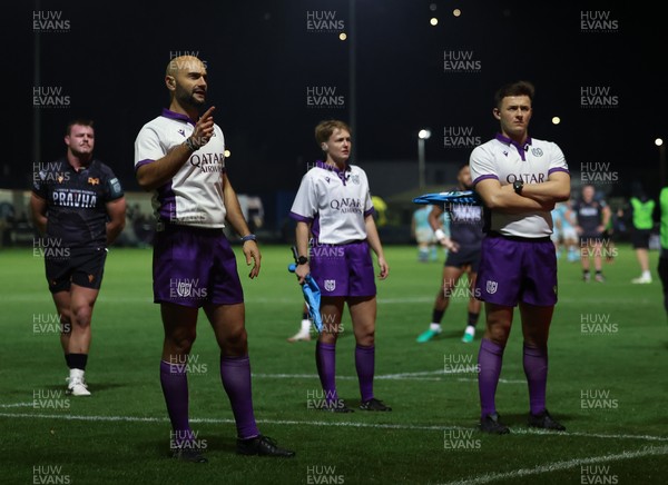 181025 - Ospreys v Glasgow Warriors, United Rugby Championship - Referee Andrea Piardi views the video evidence before ruling out the Ospreys opening try