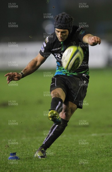 030213 - Ospreys v Harlequins, LV= Cup - Ospreys Matthew Morgan kicks penalty