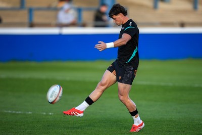 180426 - Ospreys v Hollywoodbets Sharks - United Rugby Championship - Jack Walsh of Ospreys 